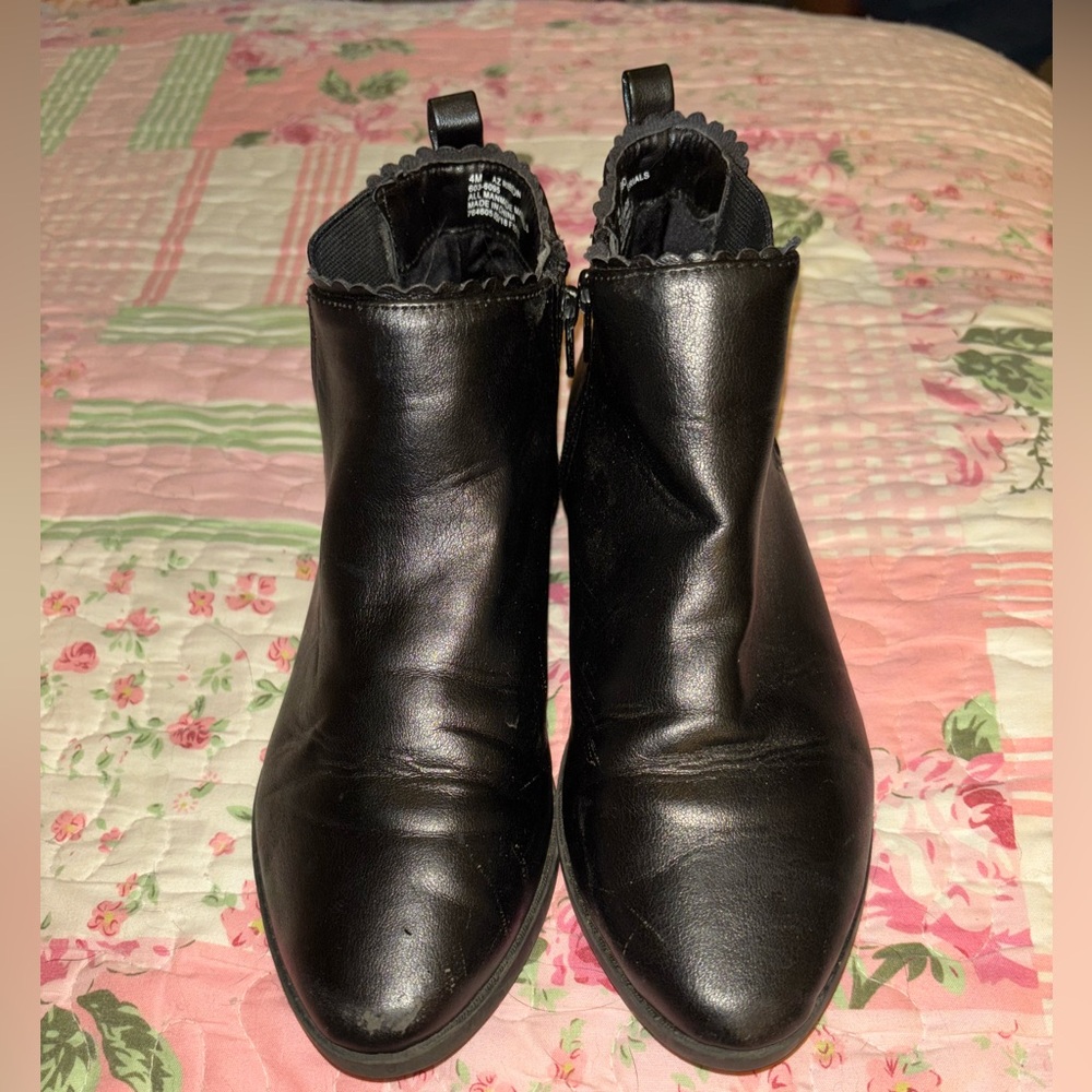 Arizona Jean Company Women's Black Ankle Boots